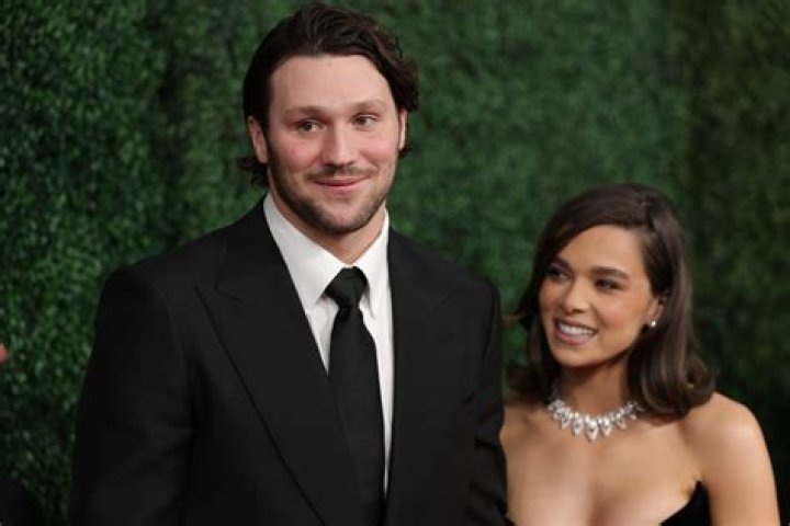 'The Bachelor' Star Announces Pregnancy
