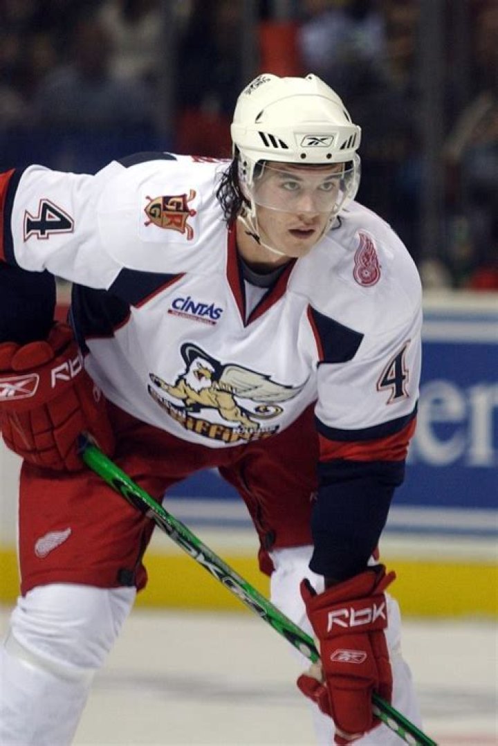 12 Best Looking NHL Players