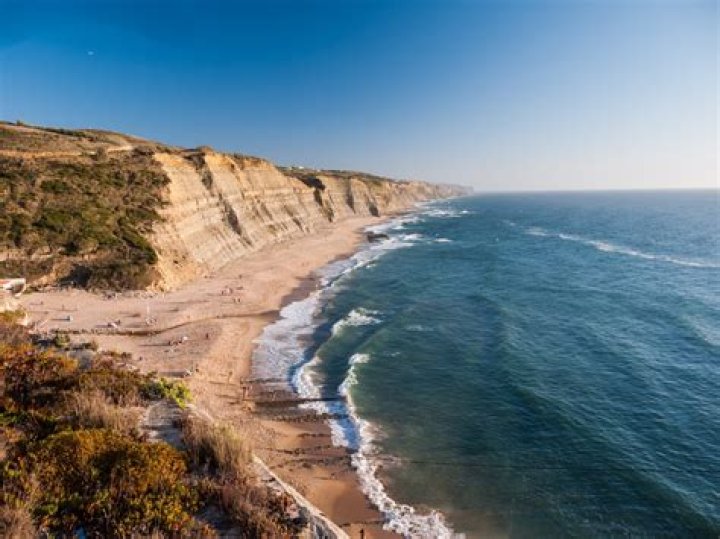 15 Best Beaches in Lisbon