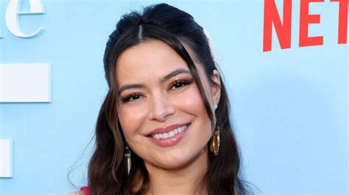 A Close Look At Miranda Cosgrove's Plastic Surgery Details