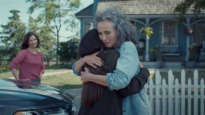 A Dog's Way Home - Cast, Ages, Trivia
