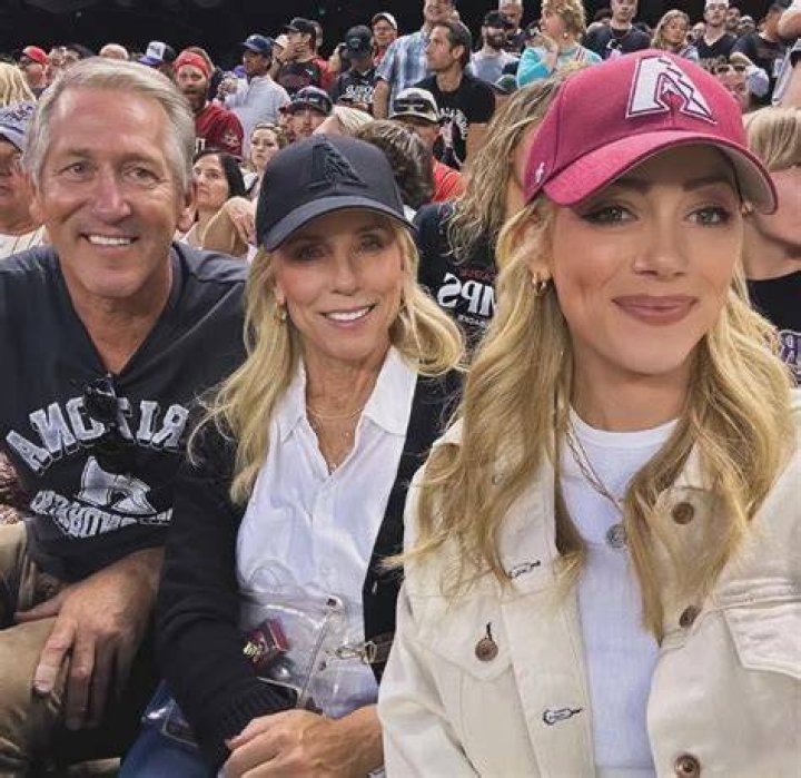 Abby Hornacek - Age, Family, Bio