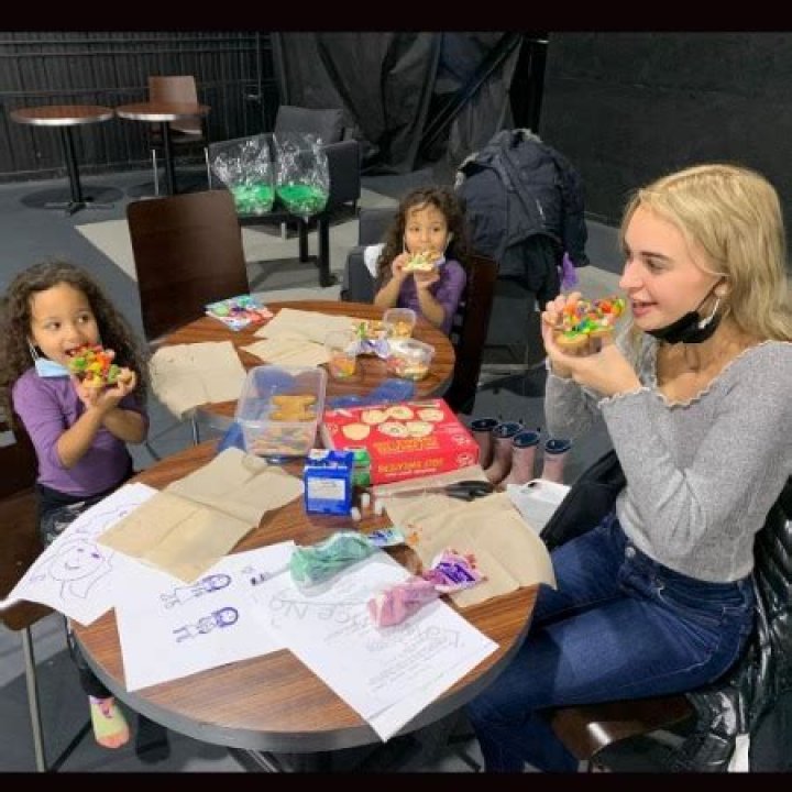 About Nikki Roumel Net Worth, Parents, Boyfriend, Siblings & Bio