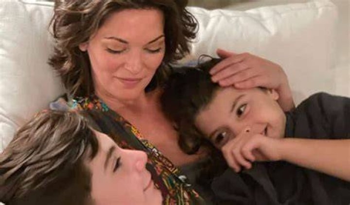 Alana De la Garza - Age, Family, Bio