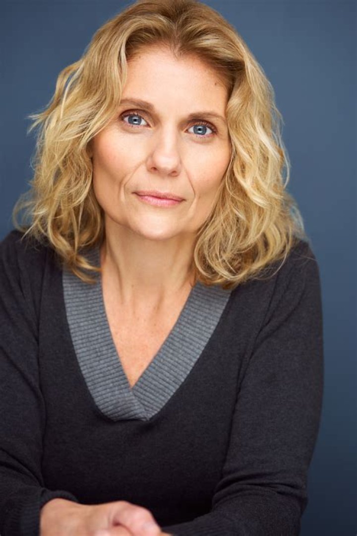 Alison Bartlett - Age, Family, Bio