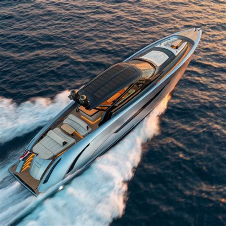 All about Tw12ve Angels: Tom Brady’s Wajer 77 superyatch