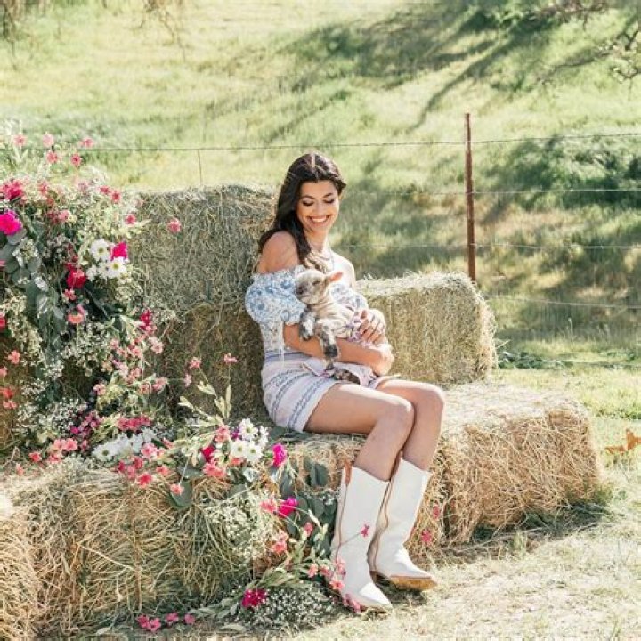 Allison Day - Age, Family, Bio