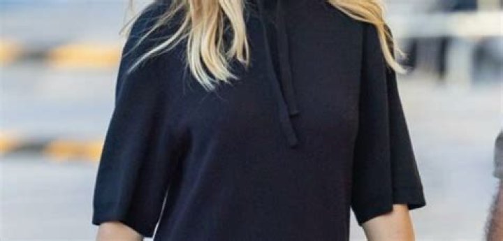 ‘Almond mom’ Gwyneth Paltrow criticized for being ‘too rich to swallow vitamins’