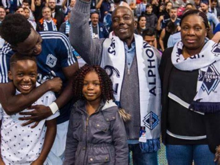 Alphonso Davies - Age, Family, Bio
