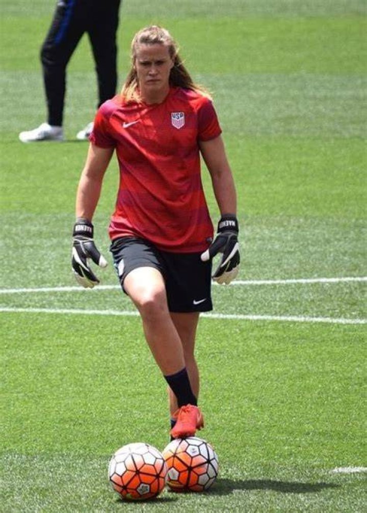 
Alyssa Naeher Height, Weight, Net Worth, Age, Birthday, Wikipedia, Who, Nationality, Biography 