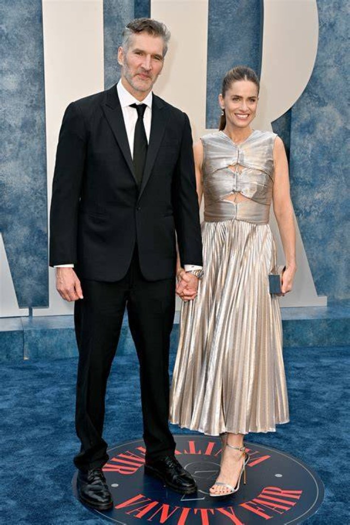 Amanda Peet welcomes her second daughter, Molly June