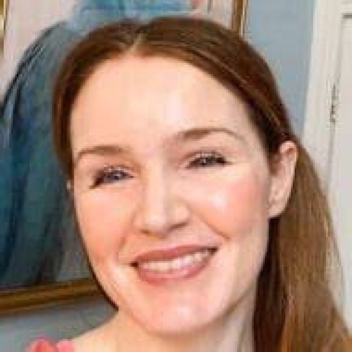Amber de la Motte - Age, Family, Bio