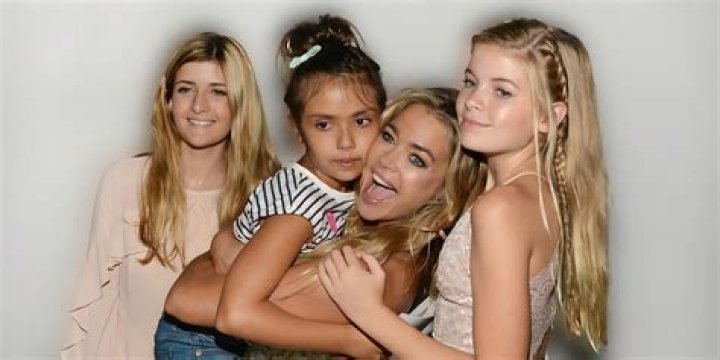 American Celebrity Wife, Kathy Stimpson Shares Three Daughters With Her Long Term Husband, Howie Carr