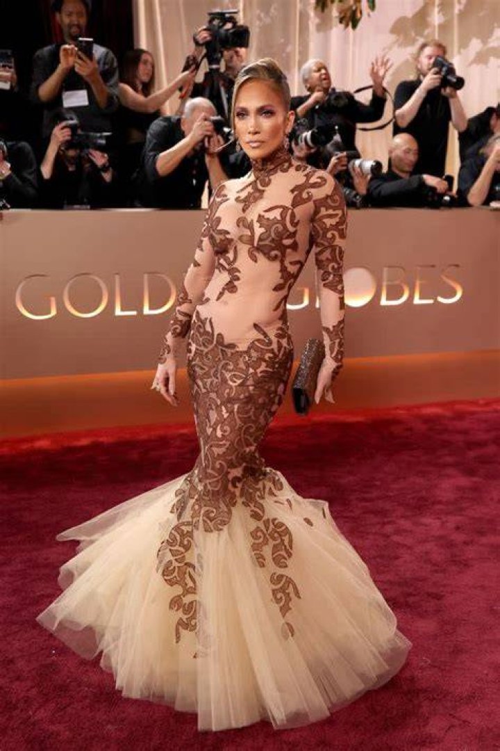 Amfar Gala fashion: Jennifer Lopez, Sparkle Boobs & corpsey styling!