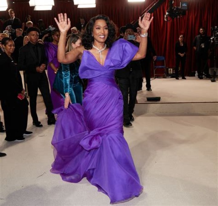 Angela Bassett will receive an honorary Oscar for lifetime achievement