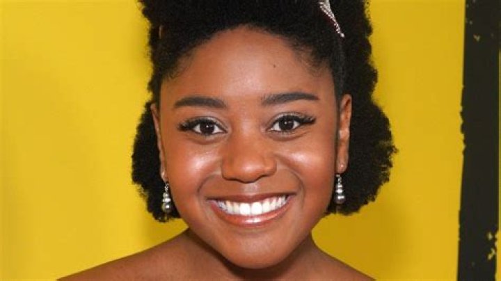 Anjelika Washington - Age, Family, Bio