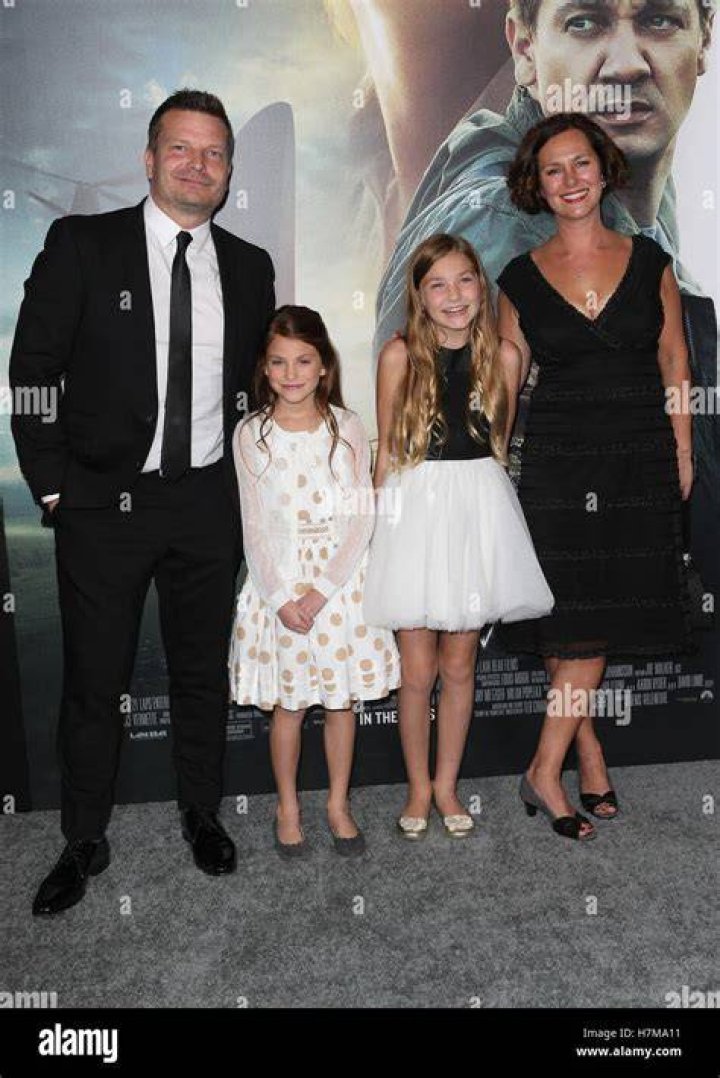 Anna Pniowsky - Age, Family, Bio