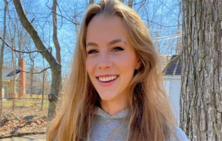 Anna Shumate Bio (Wiki) 