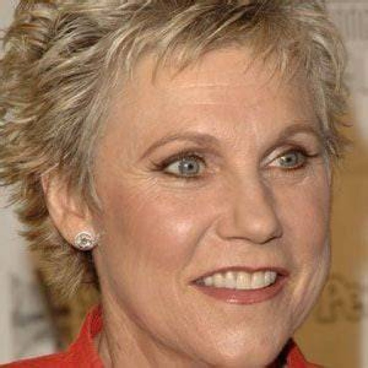 Anne Murray - Age, Family, Bio