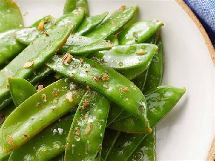 Are green peas and sweet peas the same?