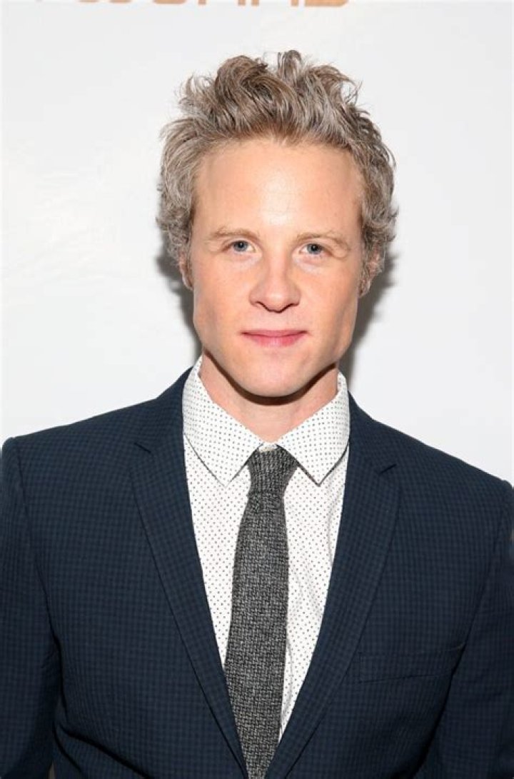Ashton Holmes Net Worth - Wiki, Age, Weight and Height, Relationships, Family, and More