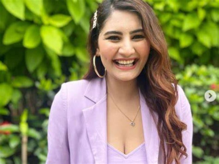 Asmi Bhandari Height, Weight, Net Worth, Age, Birthday, Wikipedia, Who, Instagram, Biography