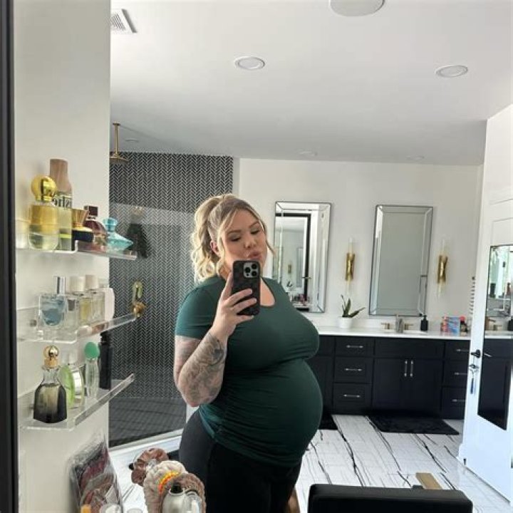 Baby Bump? Fans Convinced Kailyn Lowry Is Pregnant After New Photo Surfaces