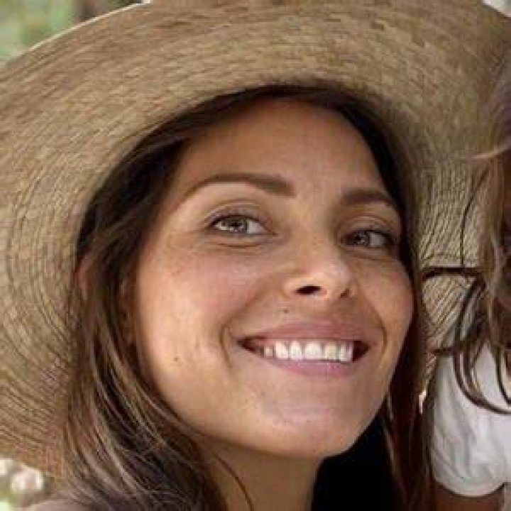 Carla Hernandez - Age, Family, Bio