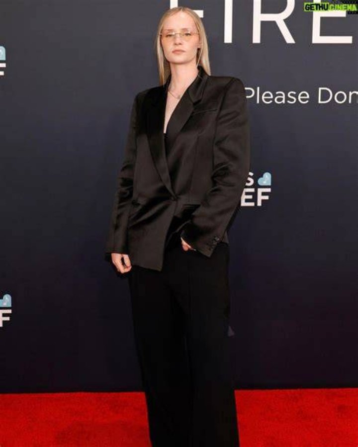 
Charlotte Day Wilson Height, Weight, Net Worth, Age, Birthday, Wikipedia, Who, Instagram, Biography 