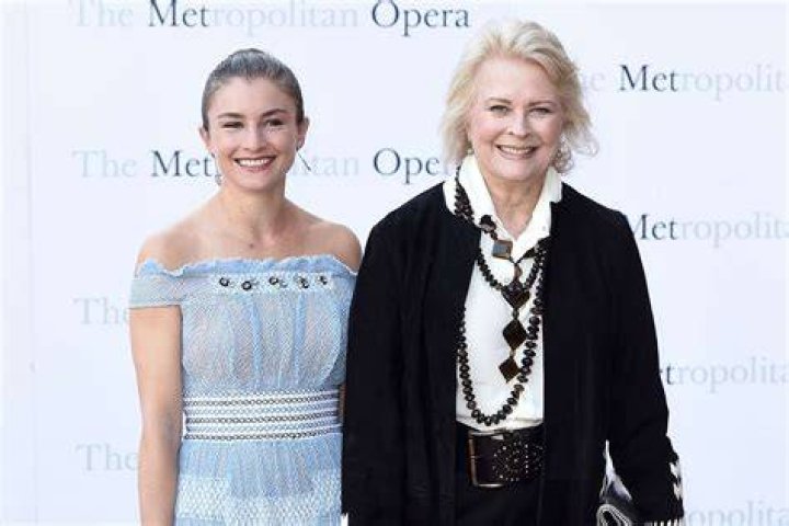 Chloe Bergen Malle Bio (Wiki) 