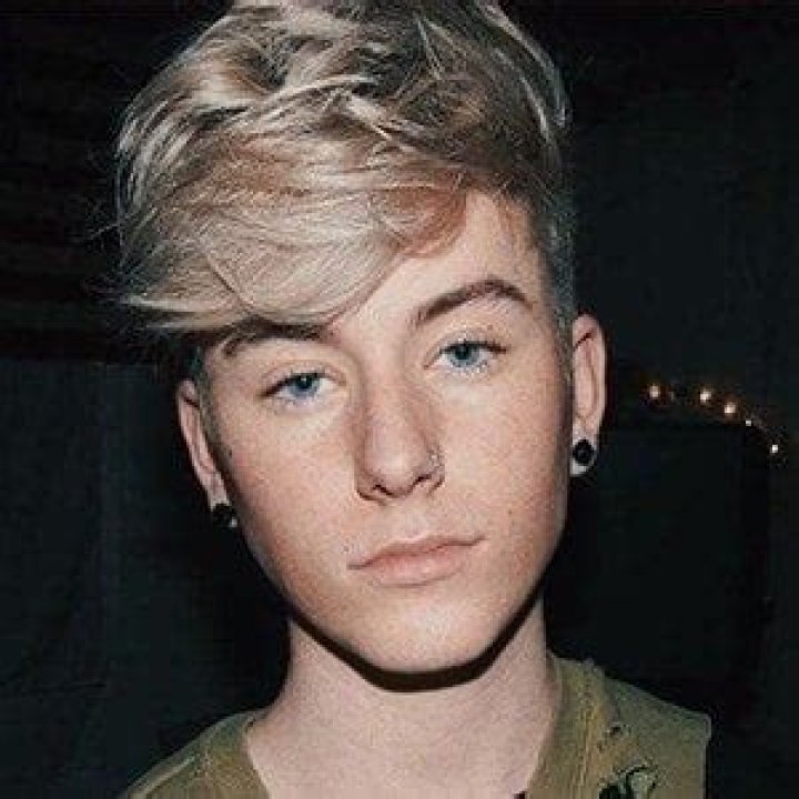 Conner Dennis - Age, Family, Bio
