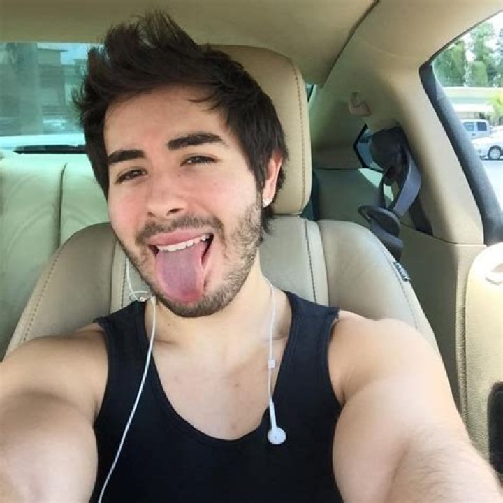 Cr1TiKaL Bio (Wiki) 