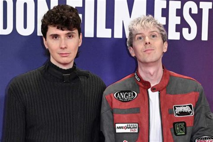 Dan Howell Net Worth, Dating, Phil Lester, Twitter, Instagram, Age
