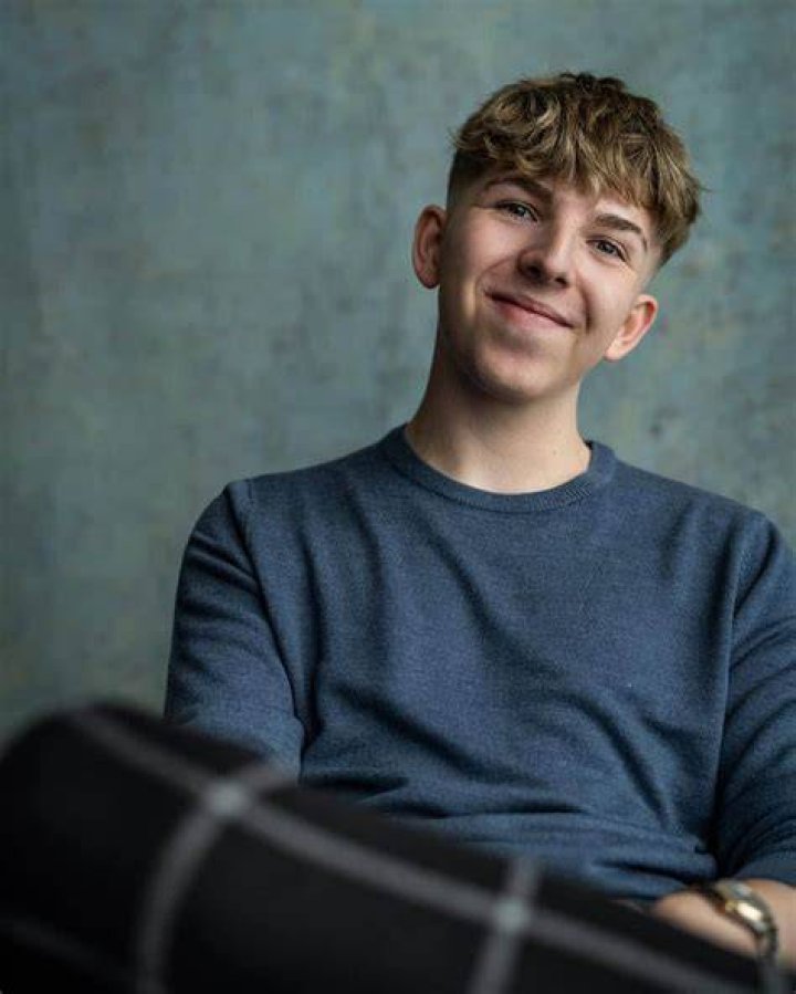 Daniel Rhodes - Age, Family, Bio