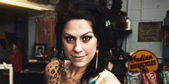 
Danielle Colby from “American Pickers” Bio: Net Worth, Children, Tattoos, Measurements, Weight Loss 