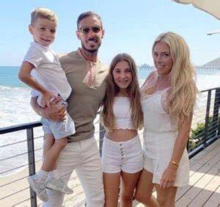 Danielle McClelland - Age, Family, Bio
