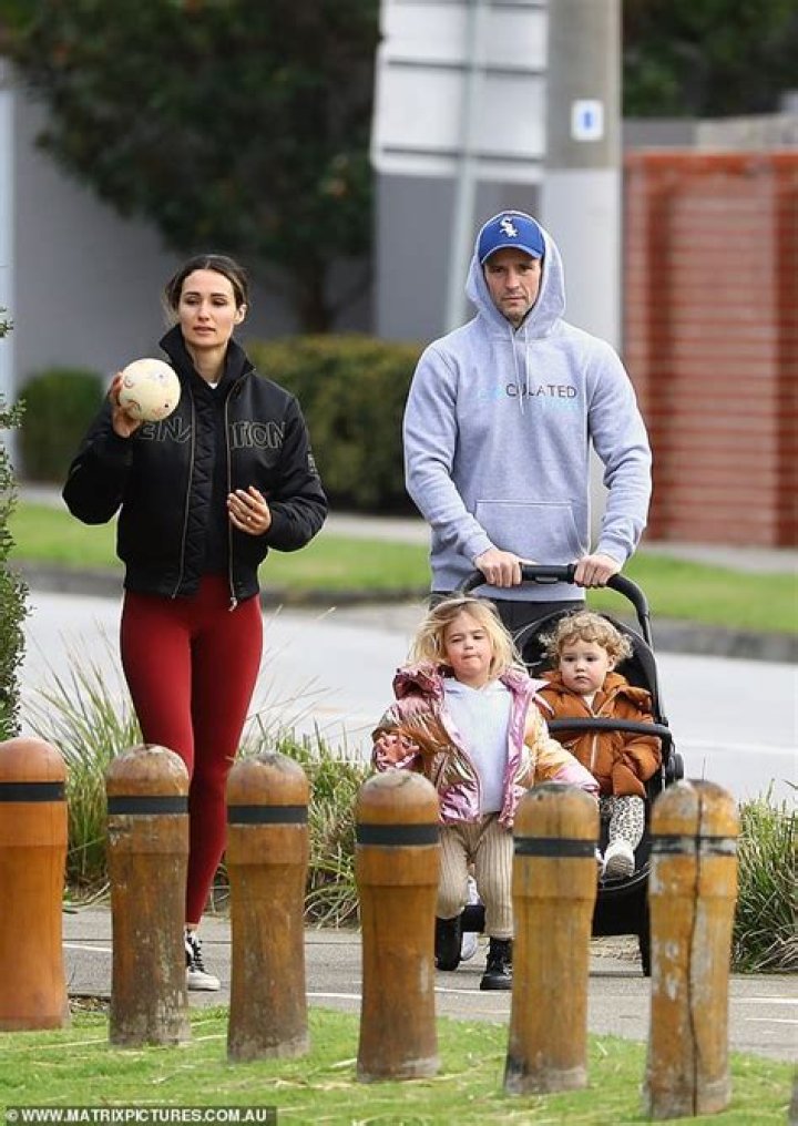Dannii Minogue's Former Boyfriend Kris Smith Shares Two Daughters With His Fiance, Sarah Boulazeris