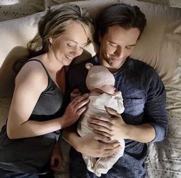 Does Amy have a baby in Heartland?