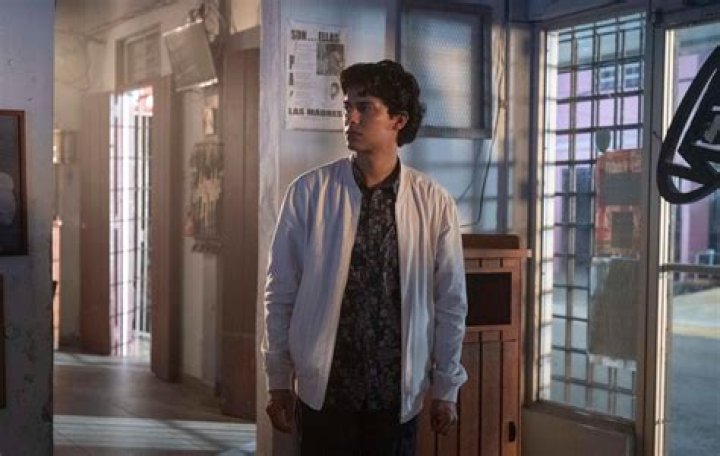 Does Miguel meet his dad in Cobra Kai season 5?