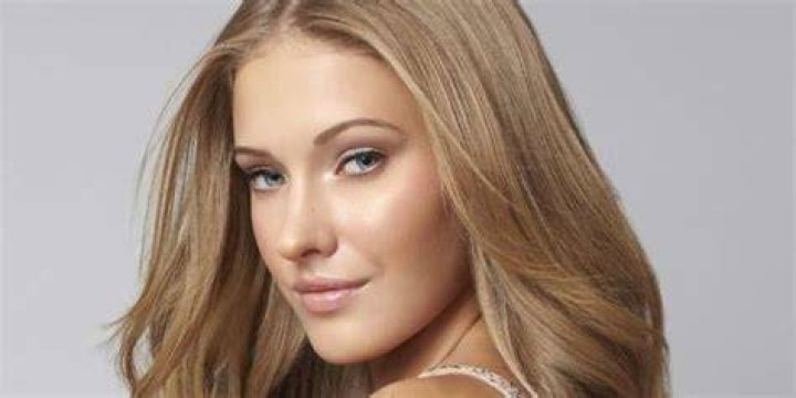 
Ela Kawalec Wiki Biography, age, measurements. Is she dating Dicaprio? 