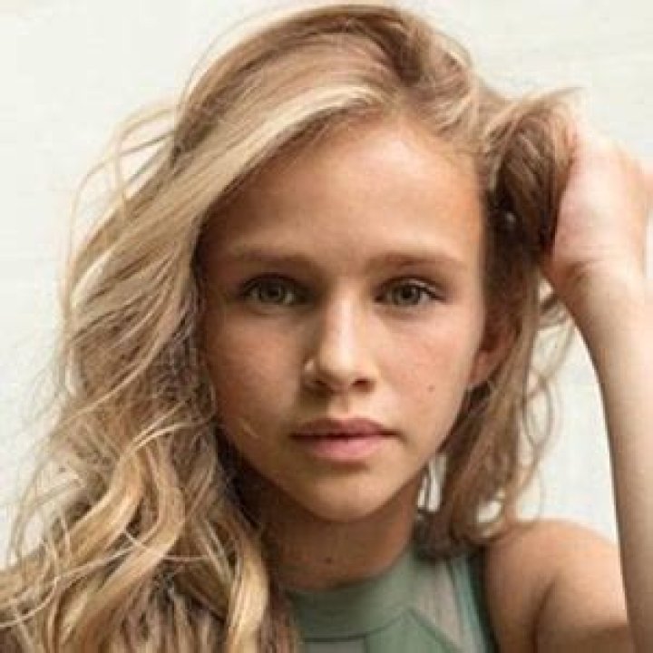 Ella Horan - Age, Family, Bio