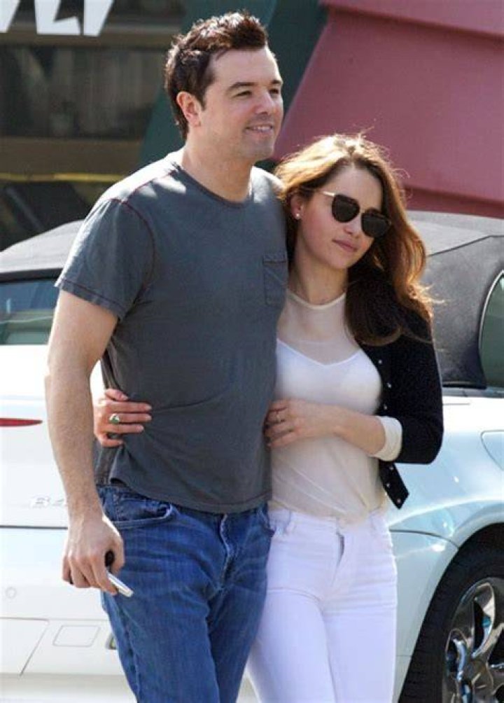 Emilia Clarke & Seth MacFarlane finally get around to officially breaking up