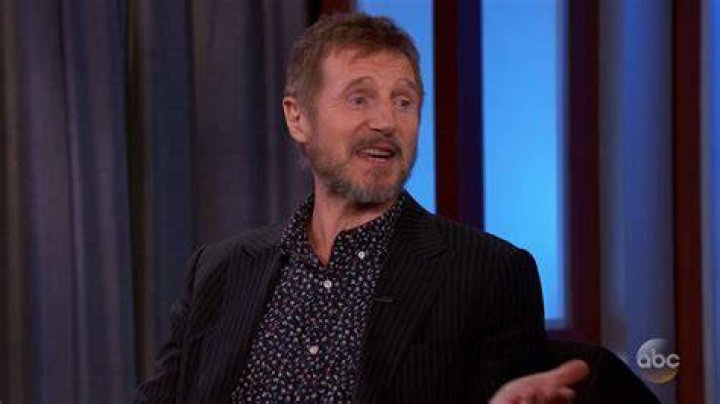 Enquirer: Liam Neeson roamed hall of hotel naked, an employee is shopping video