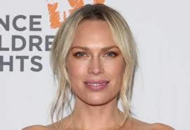 Erin Foster Bio (Wiki) 