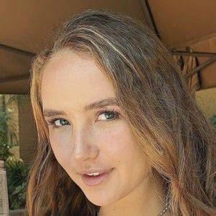Erin Thumann - Age, Family, Bio