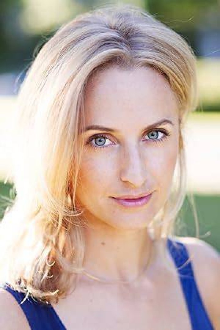 Fleur Saville Bio (Wiki) 