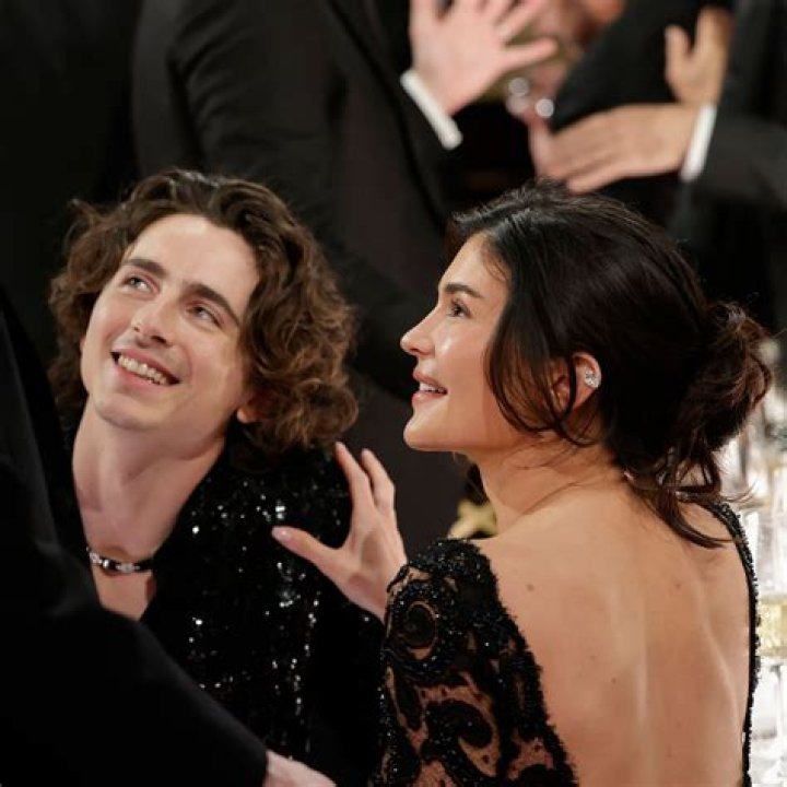 Golden Globes: Selena Gomez 'gossips' about Kylie Jenner and Timothée Chalamet 'rejection'