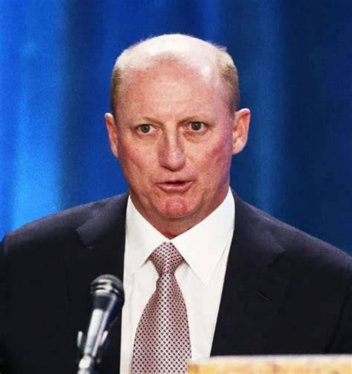 Greg Abel Age, Birthday, Wikipedia, Who, Nationality, Biography