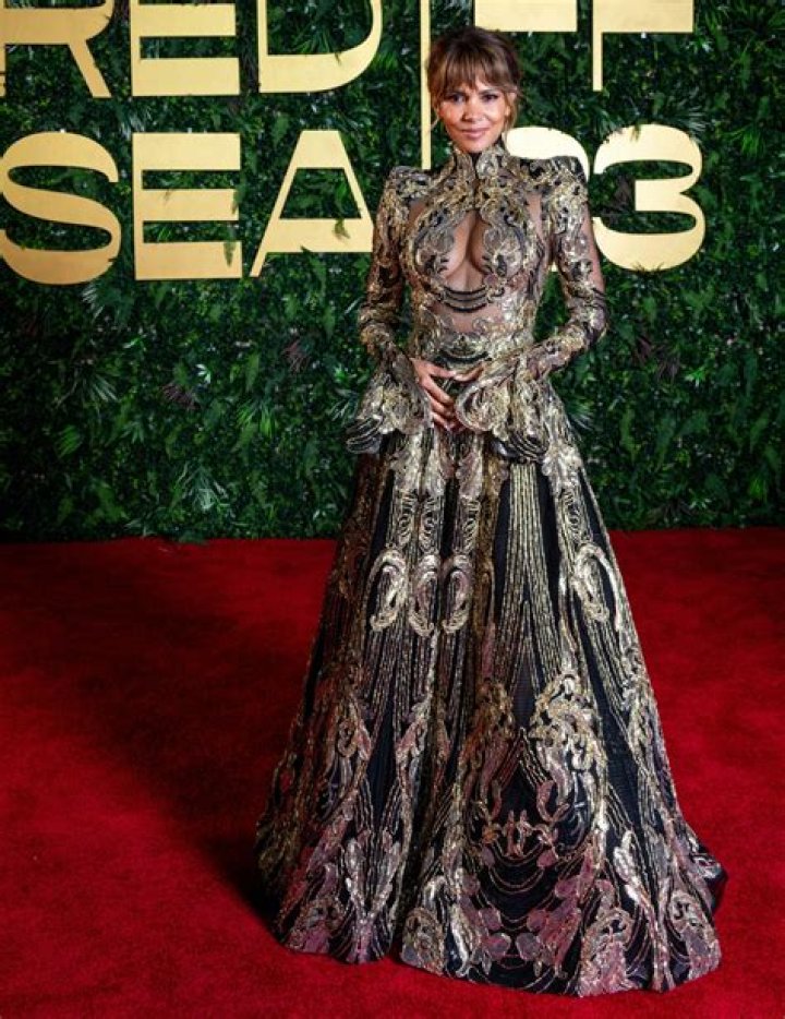 	Gwyneth Paltrow wore Carolina Herrera at the Red Sea film festival: Big Bird-esque?	