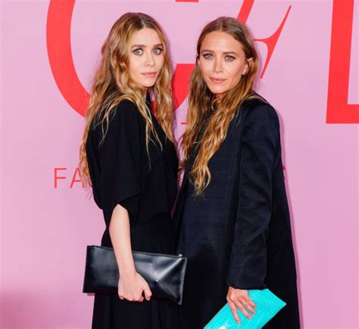 Happy Easter from the witchy goth twins, Mary-Kate & Ashley Olsen
